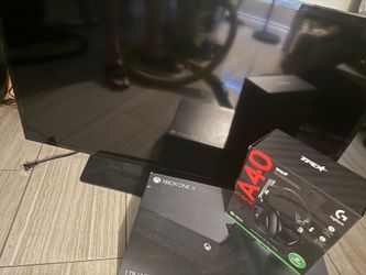 Xbox one X 1TB Package