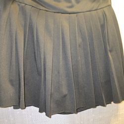 pleated skirt