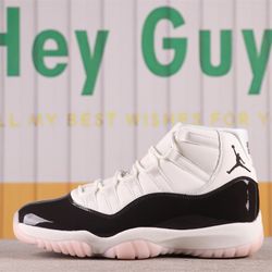 Air Jordan 11 WMNS “Neapolitan