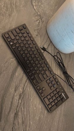 Amazon Basics Wired Keyboard