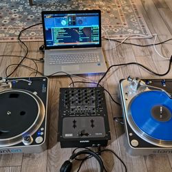 2 Stanton turntables and rane mixer