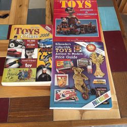 Lot Of 3 Antiques And Collectibles Pricing Books