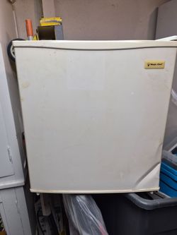 Magic Chef Mini Fridge