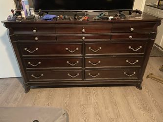 Dresser