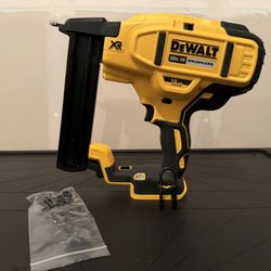 DeWalt 20V MAX XR Lithium-Ion Cordless 18-Gauge Narrow Crown Stapler (Tool-Only)
