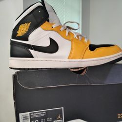 Jordan 1  Mids sz 12