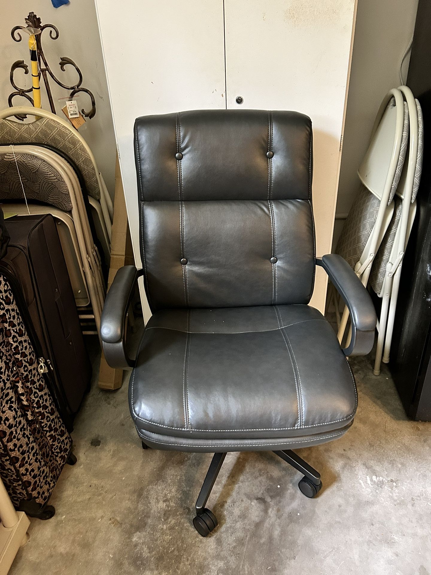Serta belterra chair sales