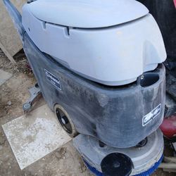 Advanced 450sc Floor Scrubber 
