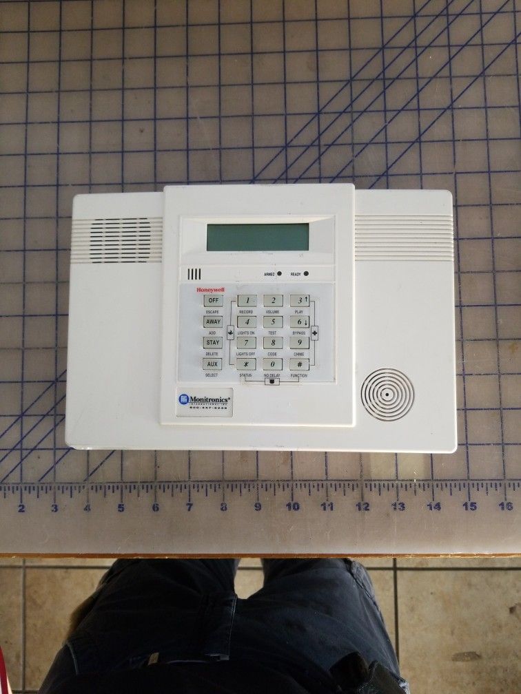 Honeywell LYNXR-I Alarm Pad/Honeywell ADEMCO 5816 Wireless Door/ Window Transmitter