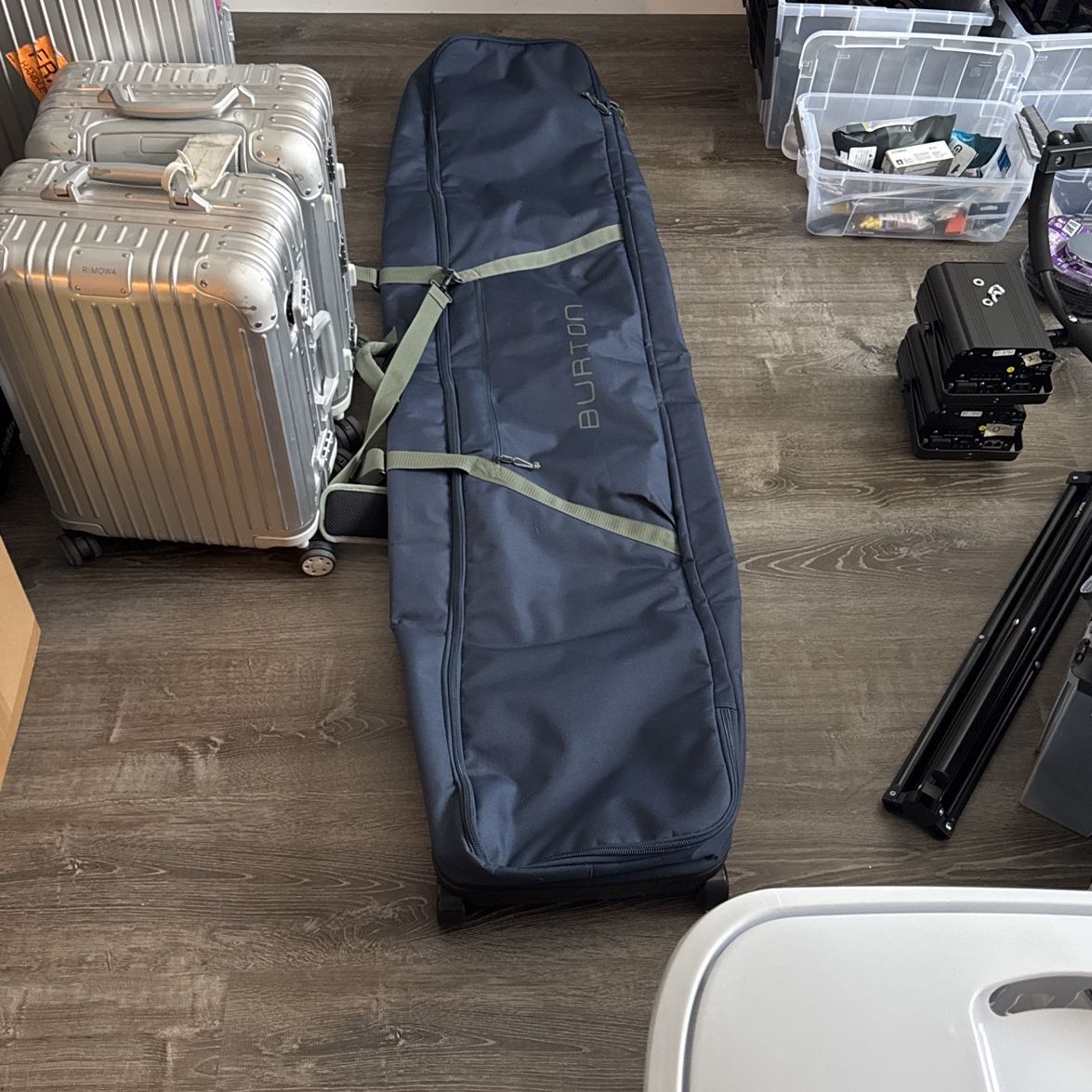 burton 181 snowboard travel bag Wheelie Flight Attendant Bag, True Black, : Sports & Outdoors or automobile Burton Wheelie Locker 181 Snowboard