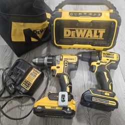 2 Drills + Radio Dewalt 
