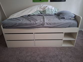 Twin bed with drawers