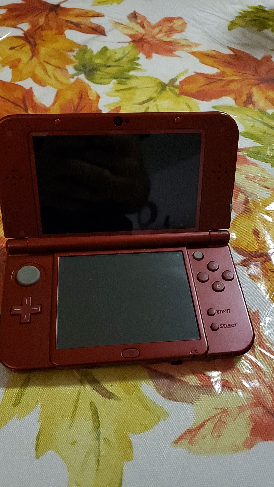 New Nintendo 3DS red