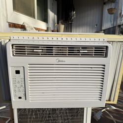 Midea 6,000 BTU 115V Window Air Conditioner , up to 250 Sq. ft., White, 