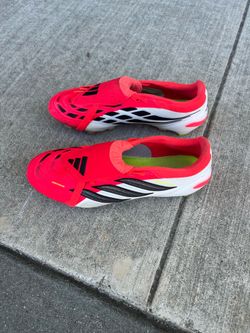 Adidas Predator Pro  size 8.5 used only 3 times