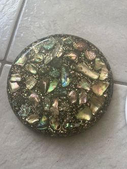 Vintage trivet Decorative Abalone 1931 Shell Coaster approx 6 & 3/4”