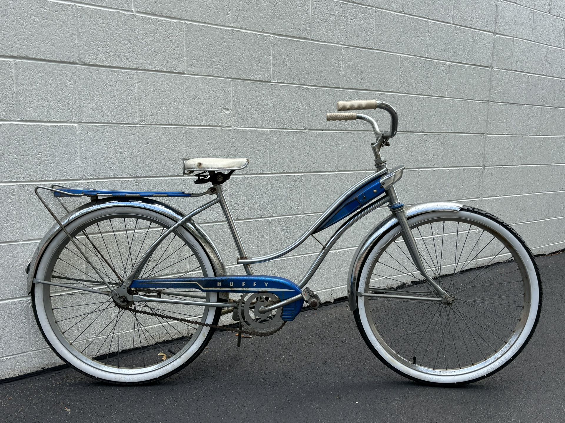 Vintage Huffy Silver Jet Cruiser Bike