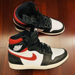 Jordan 1 Retro High OG Black Gym Red Leather Sneakers. Men’s Size 9. Like New!