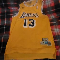 SHIRT VINTAGE WILT CHAMBERLAIND. XL LOS ANGELES LAKERS  ADIDAS SWIGMAN  YELOW YERSEY CLEAN  NO STAIN