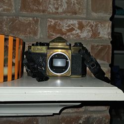 Lot Of Vintage Cameras! And Lenses Galore!Canon +Polaroid 