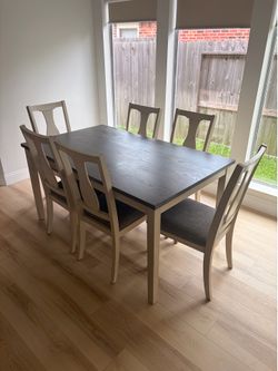 Breakfast table with 6 chairs