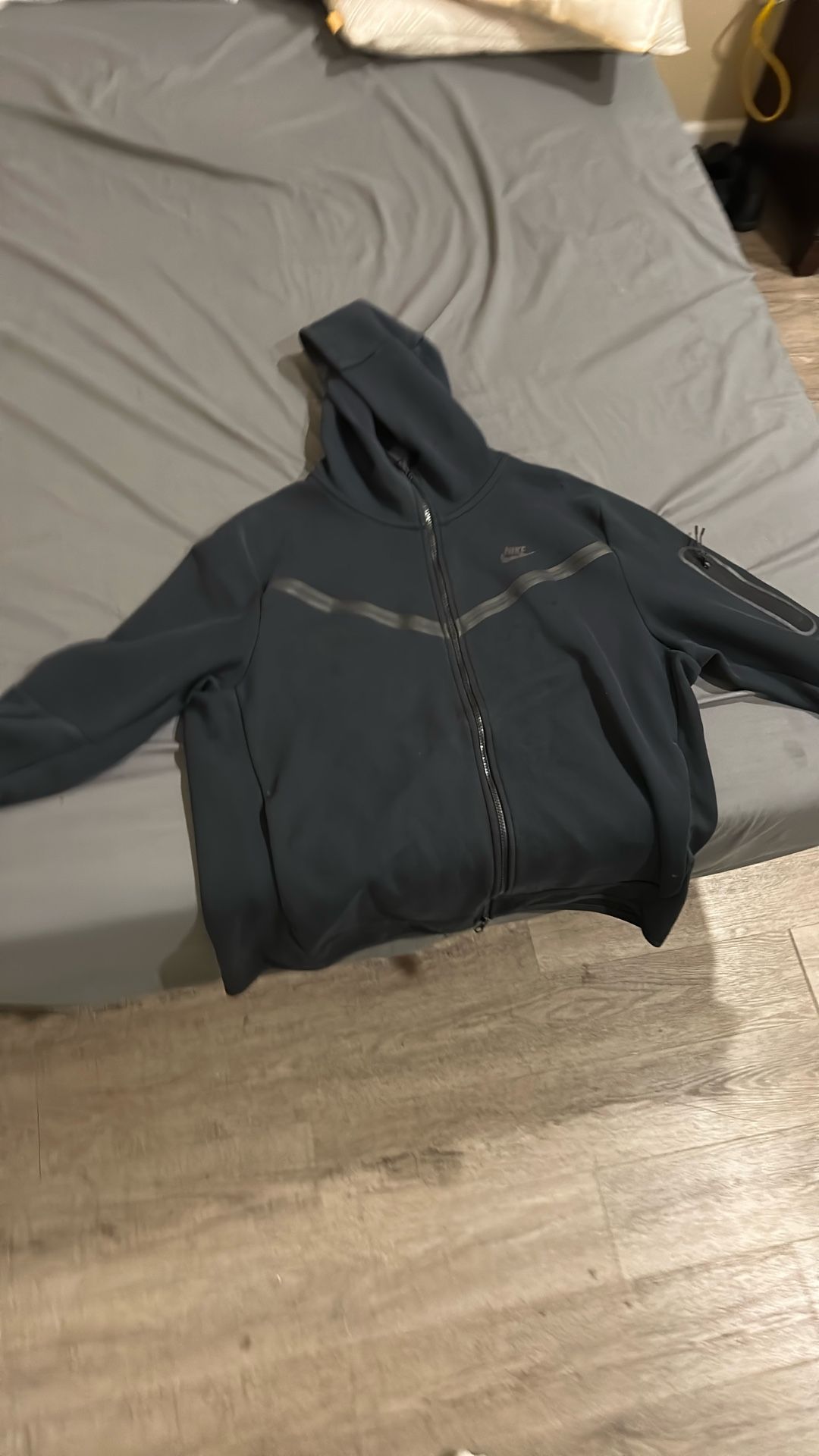XL Black Nike Tech