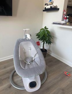 Mom cozy swing