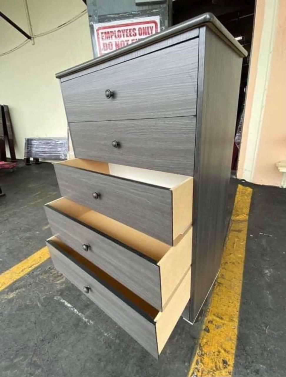 5 Drawer Dresser With Rails Compressed Wood ?✅