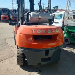 FORKLIFT TOYOTA ......$6500