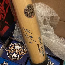 Autograph Yasmani Grandal Bat