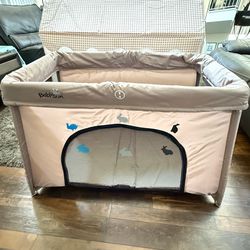 Travel crib