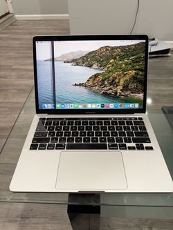 2020 macbook a2251 i7 , 32gb ram , 1tb ssd