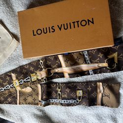 Monogram Confidential bandeau