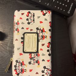 Disney  Wallet Loungefly 