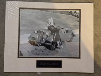 Vintage Marilyn Monroe print.