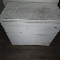 9 Cbft Chest Freezer