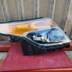2011-2015 Ford Explorer Headlight Passenger Side Oem
