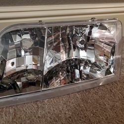 Ford Crown Vic 04 New RH Headlight