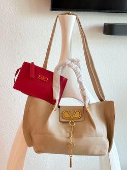 Bella cartera con su Cosmetiquera 👌