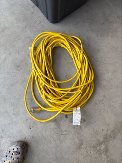 Extension cord 100ft