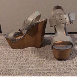 Brand New Steve Madden Strappy Wedges