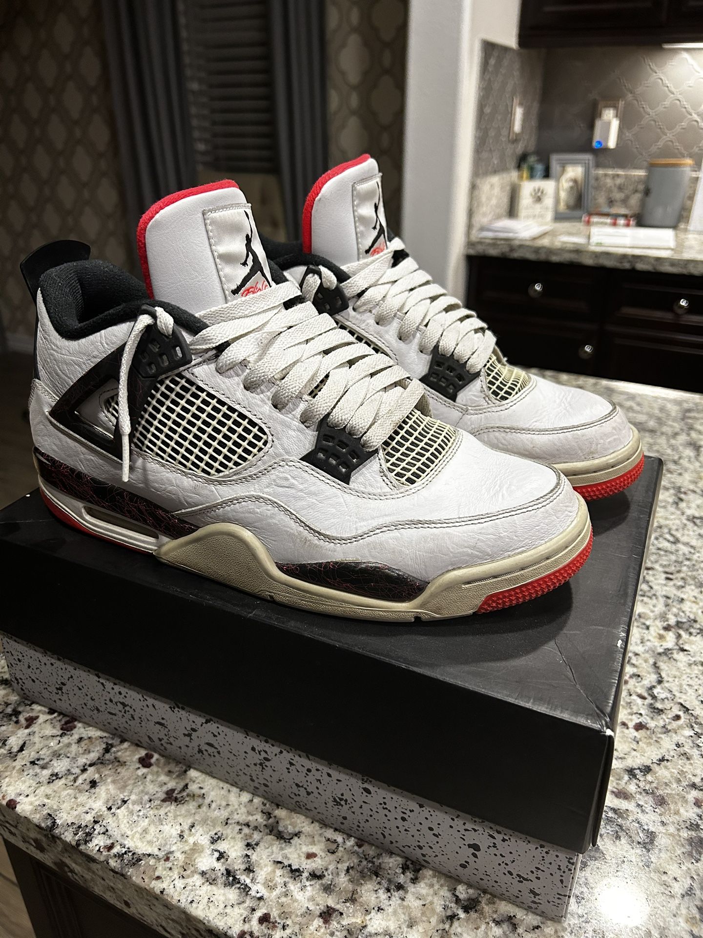 Air Jordan 4 Pale Citron MENS SIZE 10-10.5