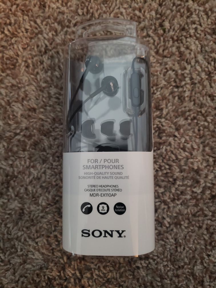 Brand new Sony corded headphones