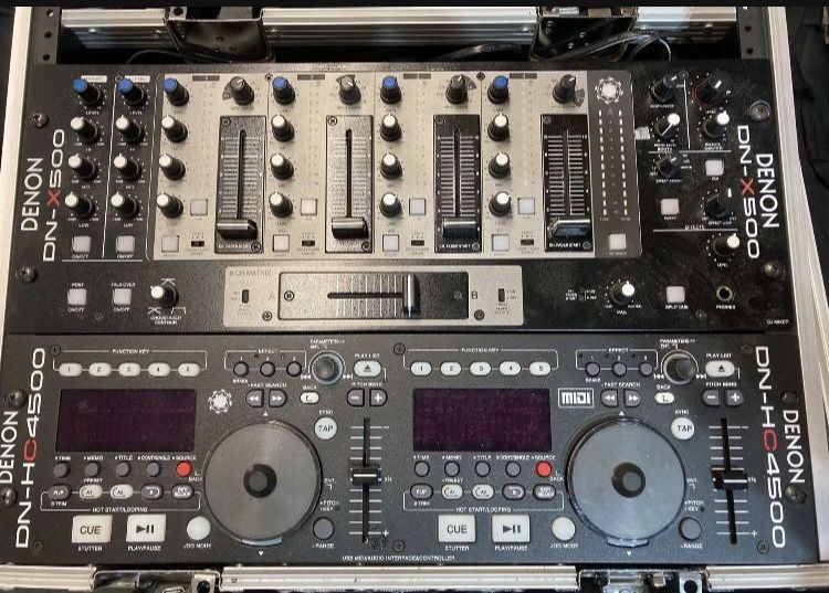 Denon DN-X500 Mixer And Denon DN-HC4500 MIDI Controller + ProX Case