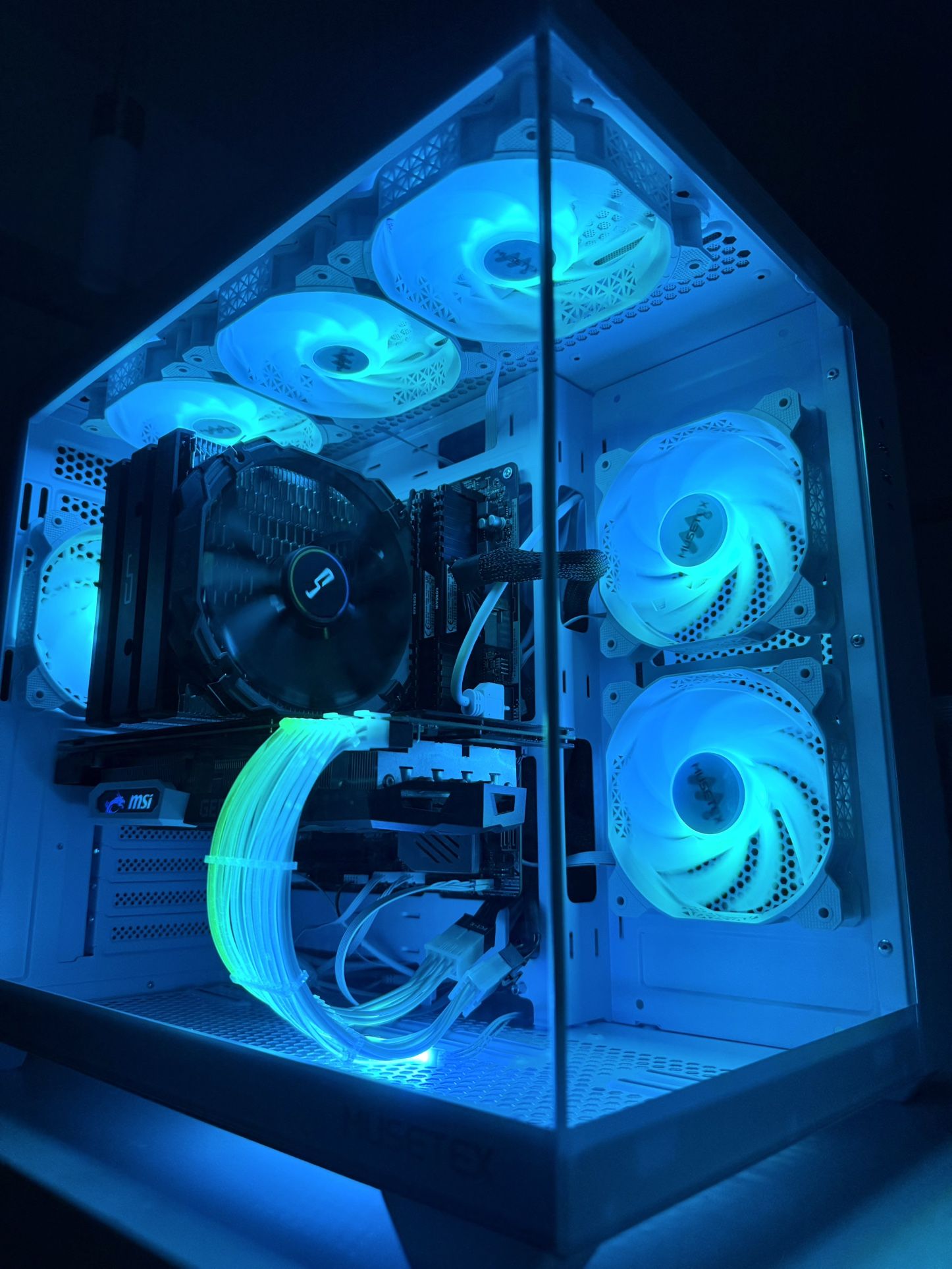 Gaming PC — Ryzen 9 3900X / RTX 2070 / 32GB RAM / 512GB SSD