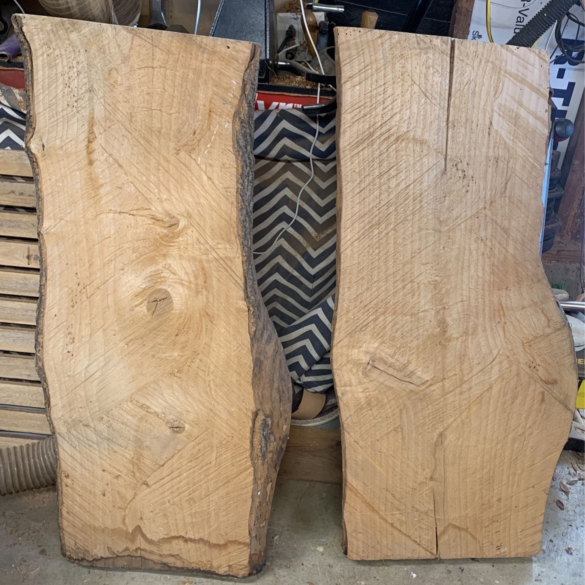 1990s 14k Gold Signature Classical Revival Cupid MedallionLive Edge Slabs 