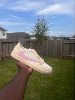 Jordan 1 low Travis Scott  shy pink