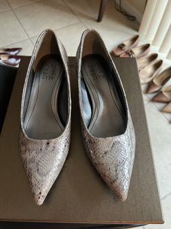 Naturalizer Women's Natalia Kitten Heel Pointed Toe Pump Silver Snake Print Leather 6.5 W
