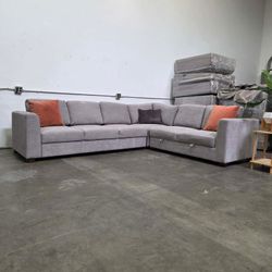 🚚 Thomasville Caler Convertible Sleeper Sectional