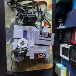SNES W/Controller & Cords & 2 Games
